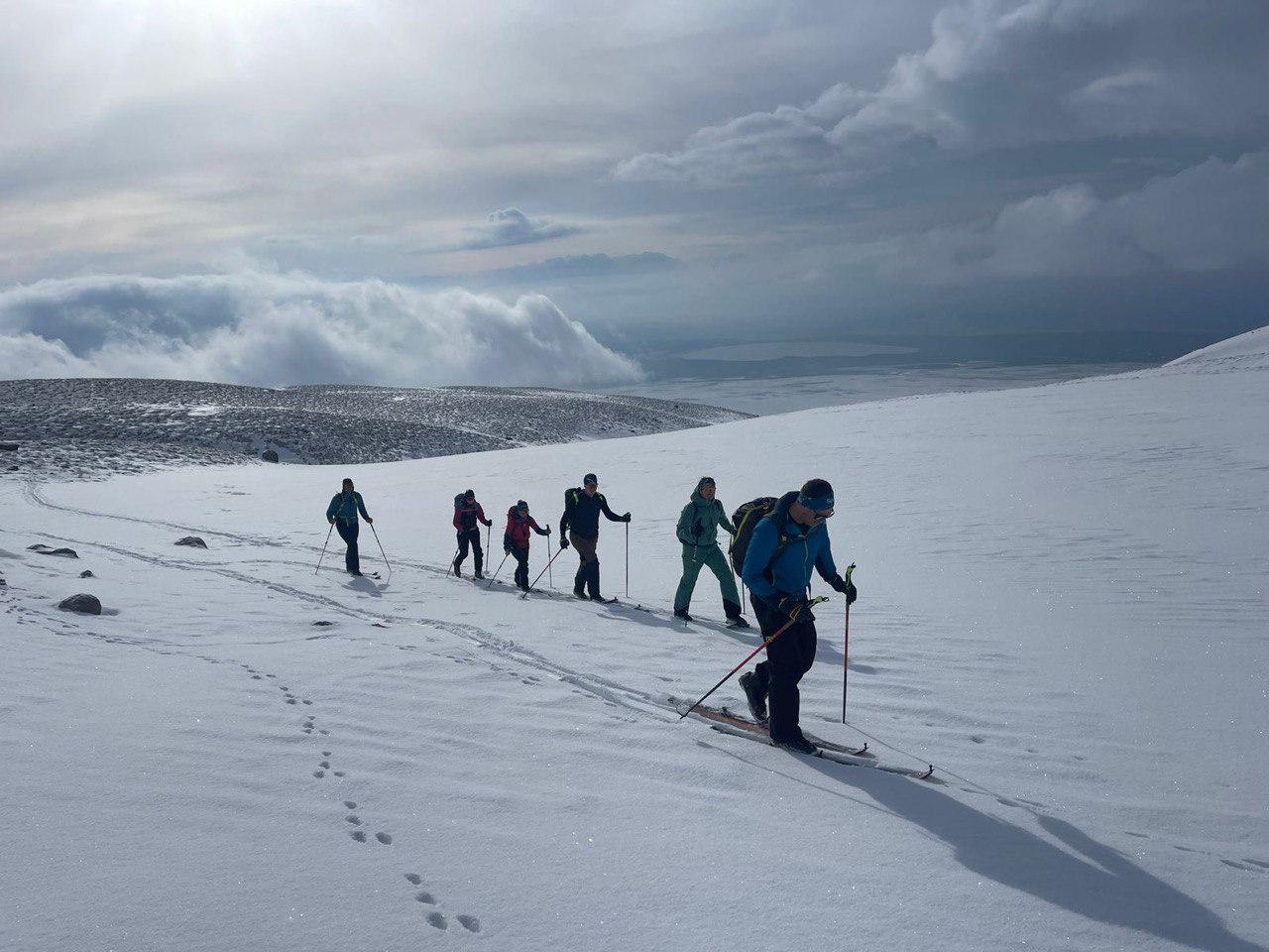 Ski Tour in den Bergen um den Van See​