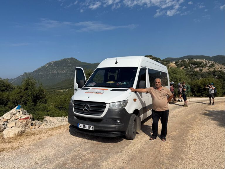 Mehmet Team Busfahrer Ceven Travel Ararat